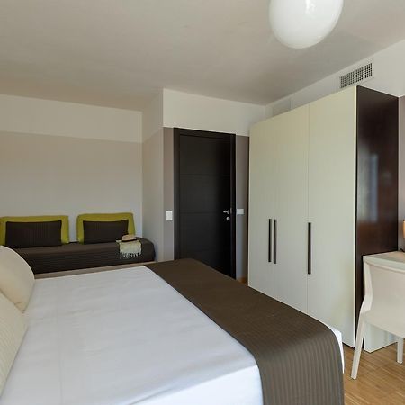 Vialeromadodici Rooms & Apartments Лацизе Экстерьер фото