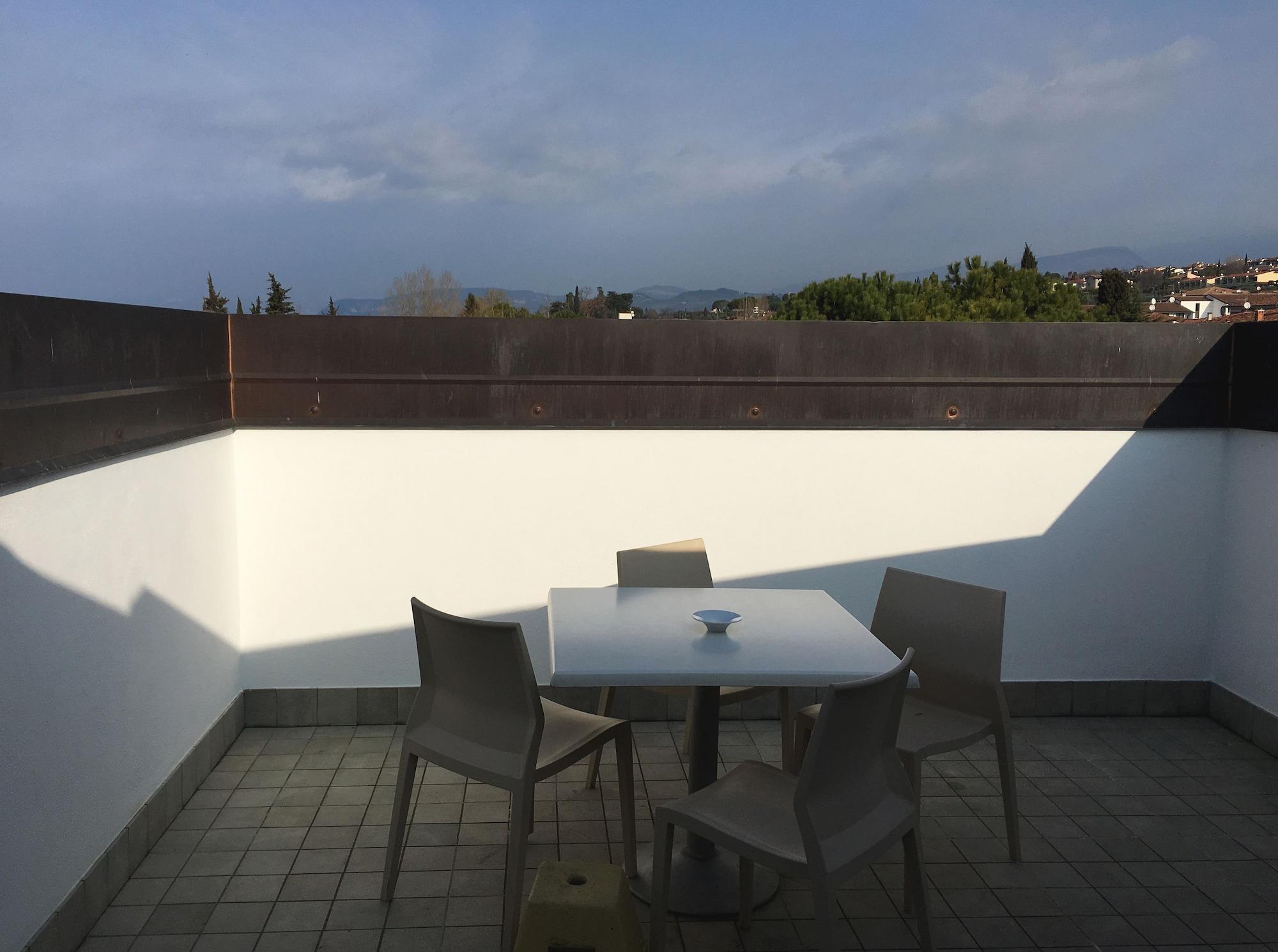 Vialeromadodici Rooms & Apartments Лацизе Экстерьер фото