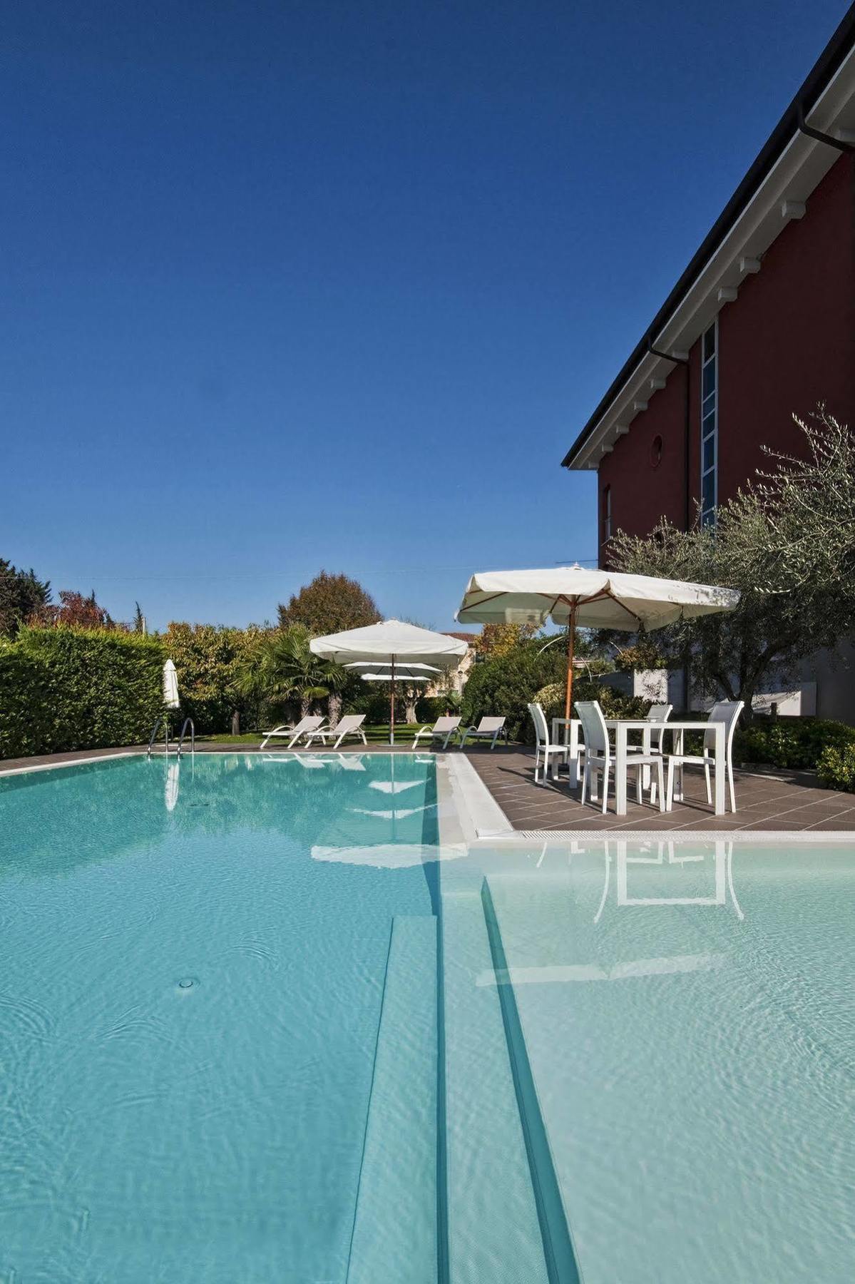 Vialeromadodici Rooms & Apartments Лацизе Экстерьер фото