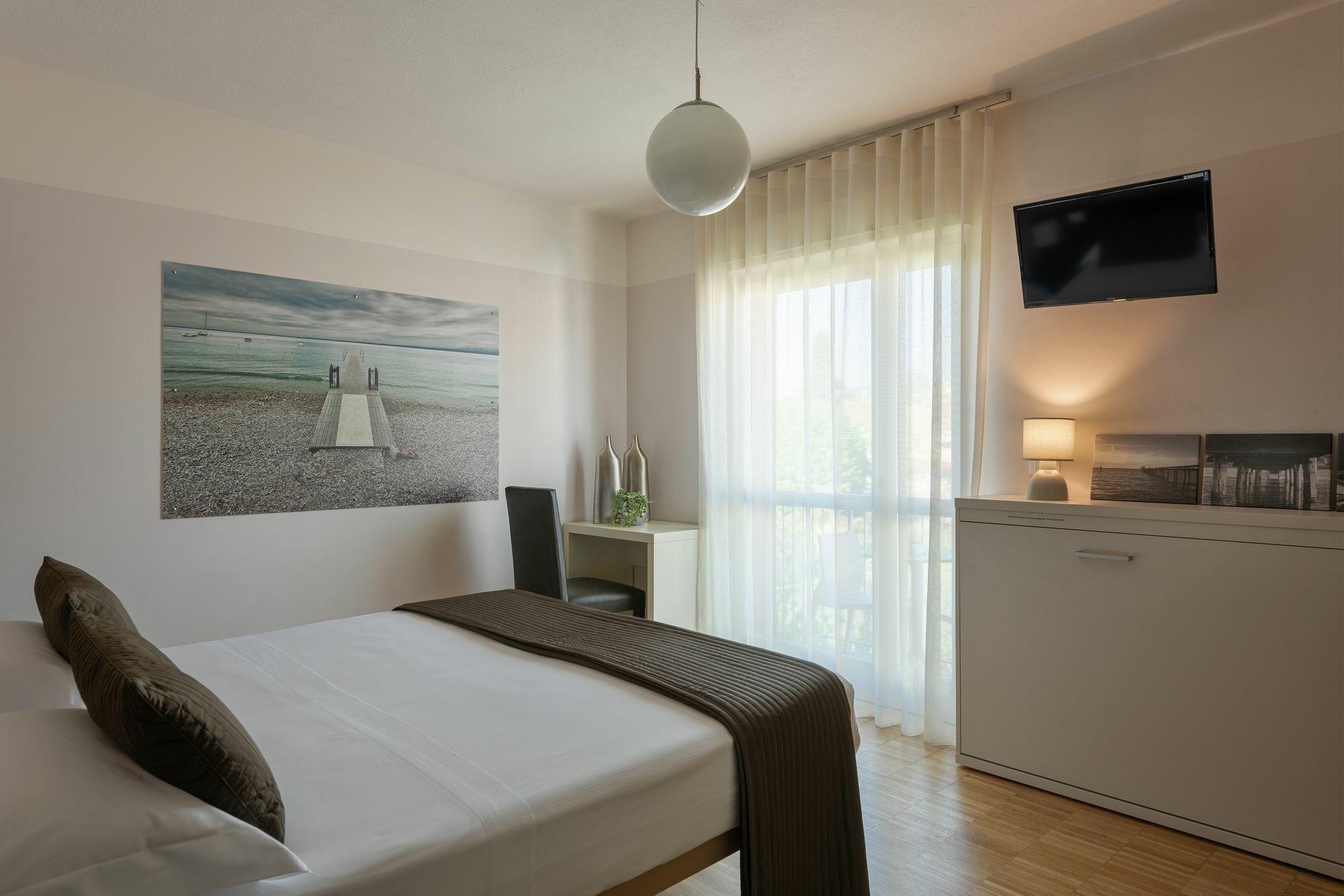 Vialeromadodici Rooms & Apartments Лацизе Экстерьер фото