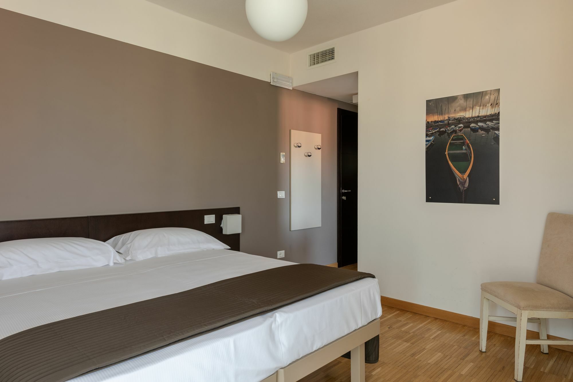 Vialeromadodici Rooms & Apartments Лацизе Экстерьер фото